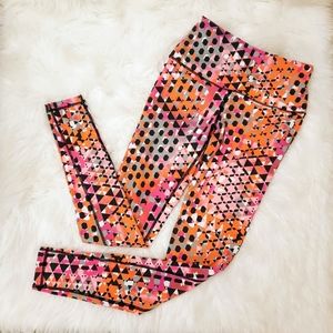 Victoria Sport | Pink Geometric Knockout Leggings